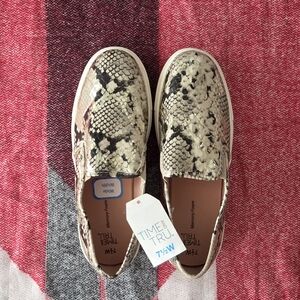 Women's Time and Tru Snake Print Slip-On Shoes w/ Memory Foam - Size 7.5